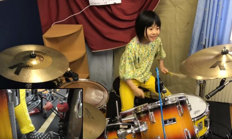 8歲女孩「搖滾式打鼓」紅到國外去　超強氣場「手腳最後開大絕招」網讚：根本是個天才 