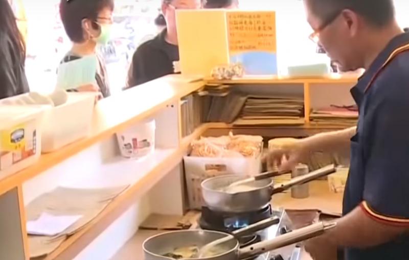 4歲孫女等換心臟！爺爺賣粥「2碗就外送」籌醫療費，菜單藏「手寫信」讓網友鼻酸！ 