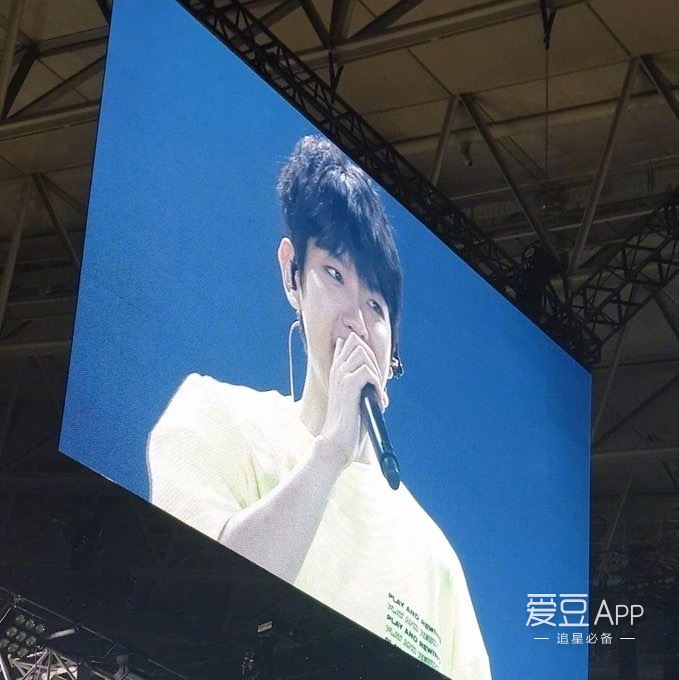 [EXO][新聞]180629 黑髮賢今日正式回歸引發老母親淚水橫流 