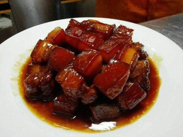 紅燒肉的做法關鍵就在這一步驟！放白糖、紅糖還是冰糖你放對了嗎