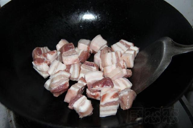 我做的紅燒肉不熬糖、不放油，健康版，卻軟糯紅亮香味誘人
