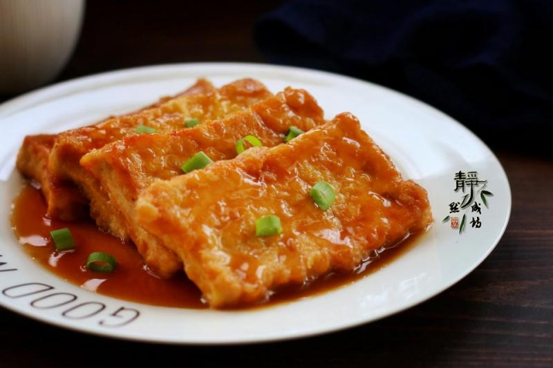 豆腐這麼做太好吃了，一筷子下去就再也停不下來，連吃三天才過癮