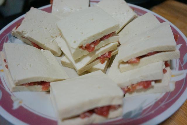 豆腐這種神器，可以製作成各種小吃零嘴，而且還能這樣做，好吃又好看，食慾大增