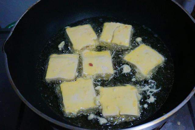 豆腐這種神器，可以製作成各種小吃零嘴，而且還能這樣做，好吃又好看，食慾大增