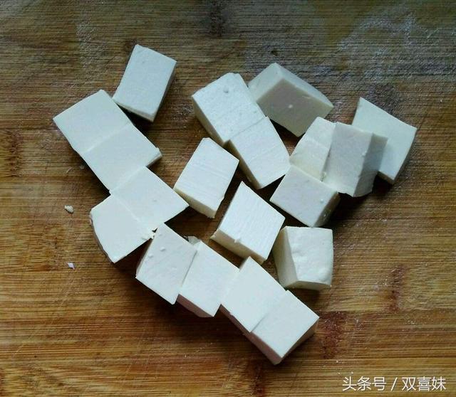 魚湯怎麼熬制才好喝？學會這一招，做出來湯濃白無腥味，看饞了