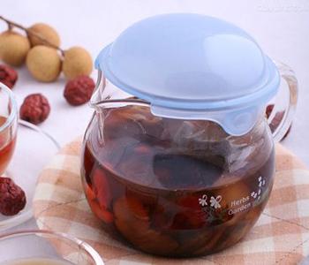紅棗和它一起泡，每天喝一杯，十天體內濕氣全消，排出濕毒,美白更瘦肚子！