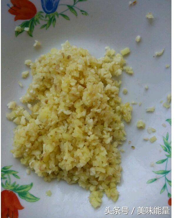 剁椒做出的辣椒醬，百搭下飯菜 