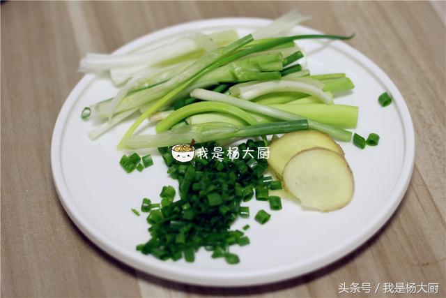 看著老公最近一直在加班，想著弄什麼好吃的給老公補補，然後媽媽跟我說可以做「這道菜」又好吃又有營養！保證你老公一定喜歡！ 