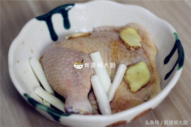 看著老公最近一直在加班，想著弄什麼好吃的給老公補補，然後媽媽跟我說可以做「這道菜」又好吃又有營養！保證你老公一定喜歡！ 
