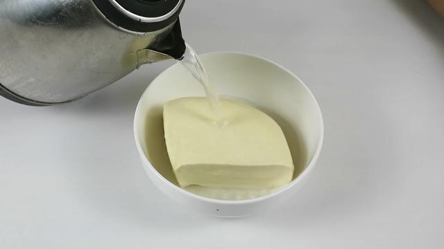 豆腐放一天就變酸，教你一絕招，輕鬆保鮮7天不成問題