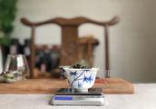 燒菜時在什麼時候放鹽最好？大廚教您，不怕「沒味兒」身體還健康 