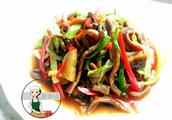 燒菜時在什麼時候放鹽最好？大廚教您，不怕「沒味兒」身體還健康 