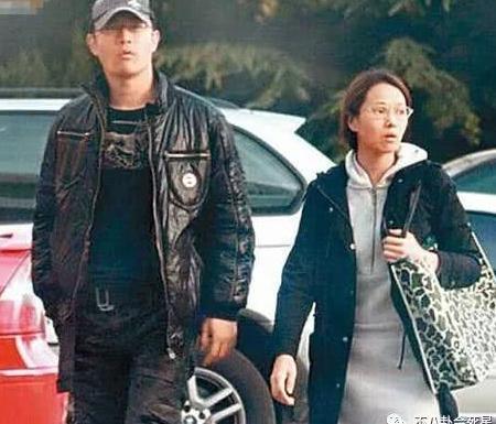 庾澄慶再當爸，庾媽媽超興奮，可當年她對伊能靜卻百般嫌棄!