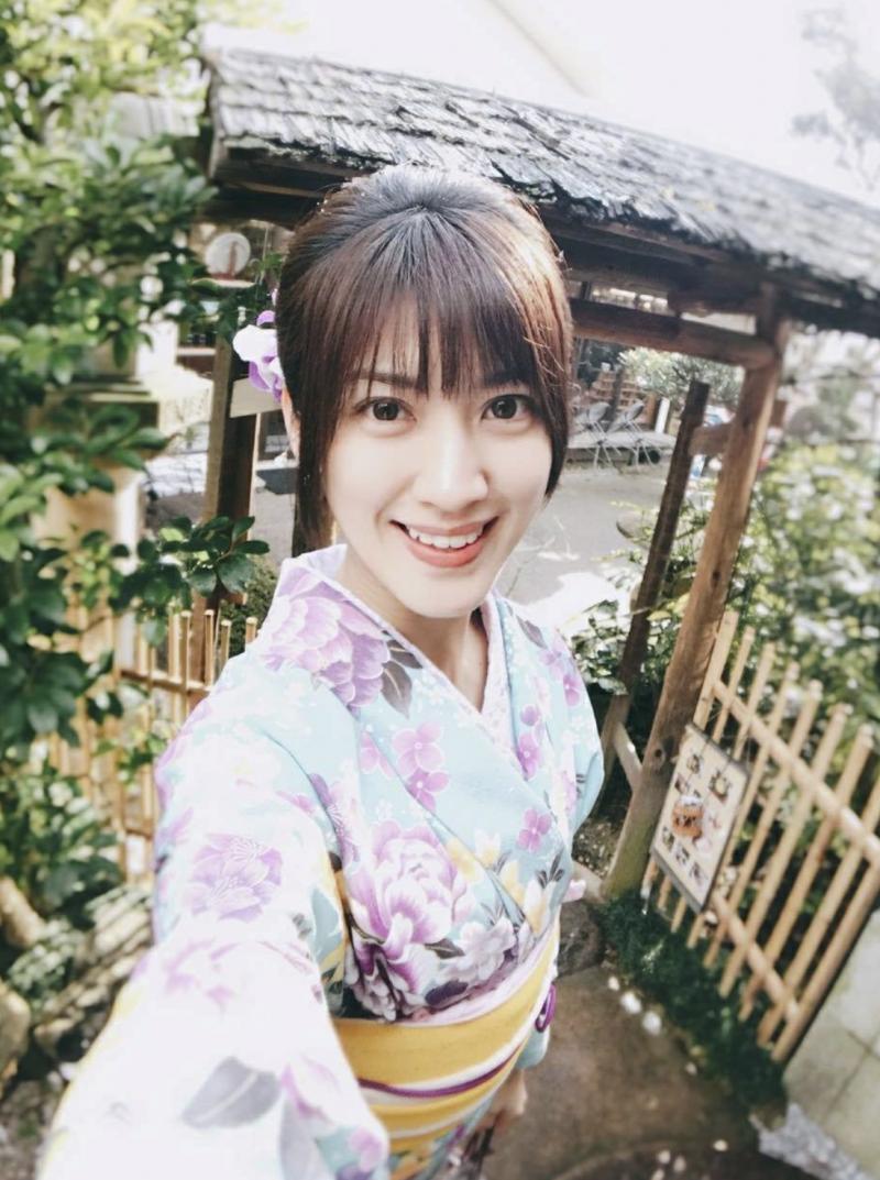 樣貌平凡的「阿西」，竟然有個「正翻了的女兒」！與楊子儀分手又復合，「曾一度傳出婚訊」的她… 
