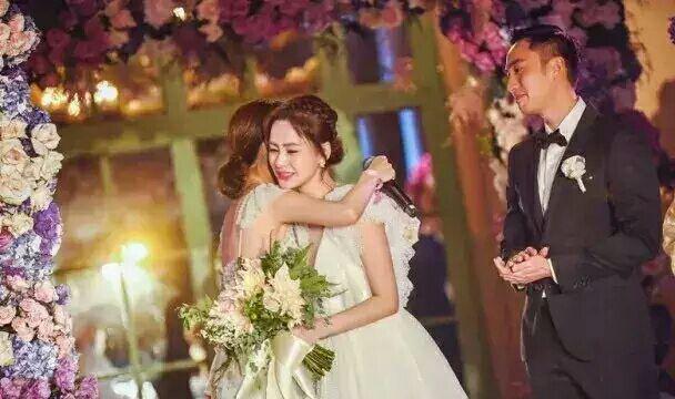 阿嬌自爆沒簽字結婚，婚禮變派對？網友：消費大眾，為分手做鋪墊 