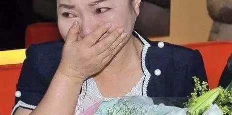 還記得《雙響炮》裡的白冰冰嗎？痛失愛女19年，兒子成就非凡，如今變成這樣！ 