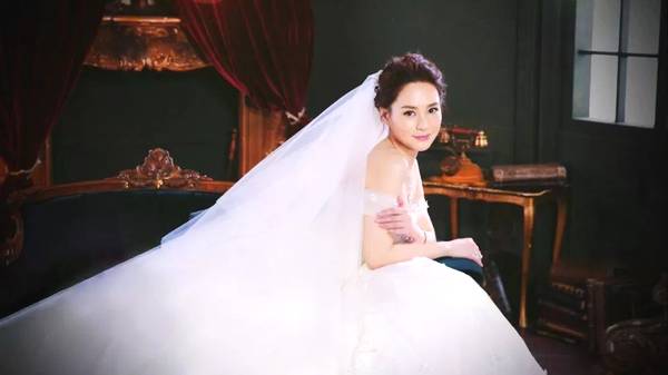 阿嬌自爆婚禮只是一個派對，並沒有結婚領證！ 