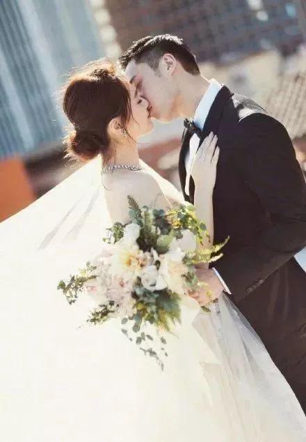 阿嬌自爆婚禮只是一個派對，並沒有結婚領證！ 