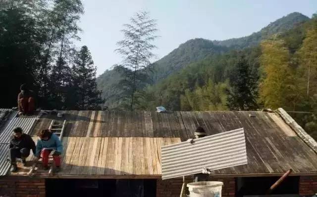 小夫妻「花4萬8改造破舊農宅」隱居山水男耕女織，神仙生活讓人超羨慕！ 
