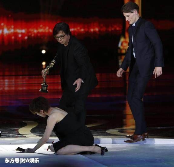明星意外摔倒:張惠妹嚇哭，趙麗穎直接「飛出去」，她竟不幸身亡！