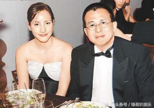 22歲生3子未入豪門，30歲復出，網友：7年花光5億分手費