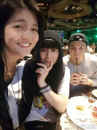 都是同一個爸爸，張庭的女兒長得一般般，前妻的孩子都是美人胚子