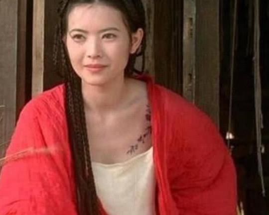 6大明星曾大紅大火，今窮得喝西北風，他母親去世拿不出安葬費！
