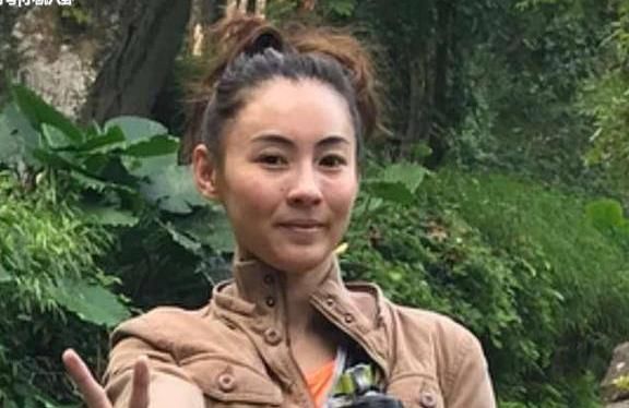 37歲張柏芝清晨爬山露素顏，謝霆鋒的回應真是太有愛了！