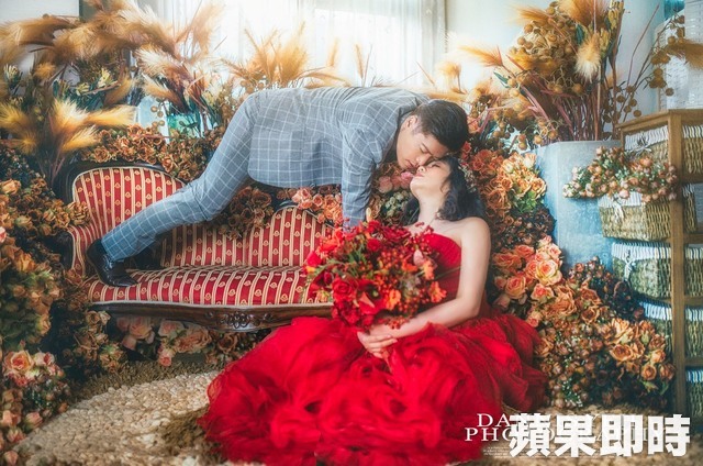 凌葳威拍婚紗「嫁給岳飛後代」兩人忘情接吻，「老公事業超強大」豪撒200萬寵她!