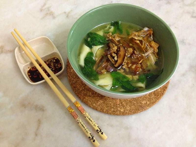 ◤板面の秘密?!◢ 板面最重要的精髓就在於「湯」！想要做出美味又好吃的板面就一定要跟著這食譜做啦~