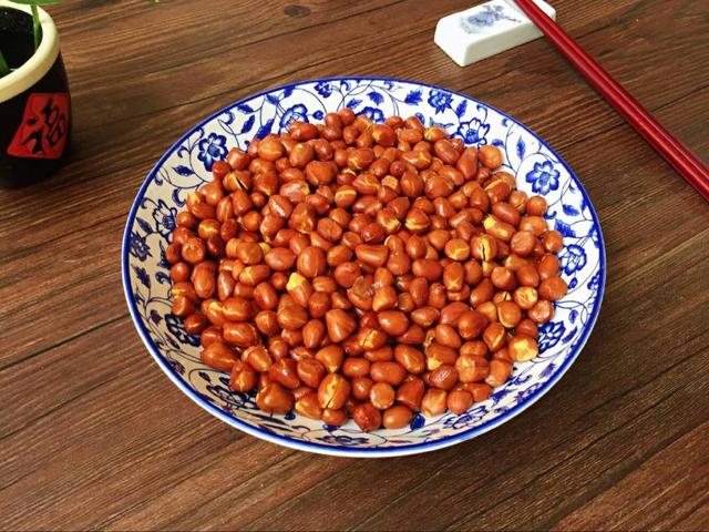 為什麼你炸的花生米不酥脆，還容易炸糊？因為你不懂這幾個訣竅！