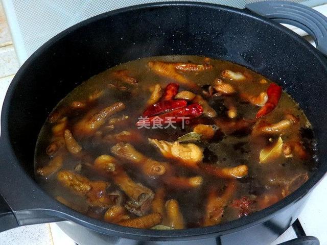 雞爪怎麼做好吃？雞爪的兩種家常做法，製做簡單，香味十足！