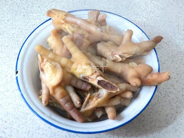 雞爪怎麼做好吃？雞爪的兩種家常做法，製做簡單，香味十足！