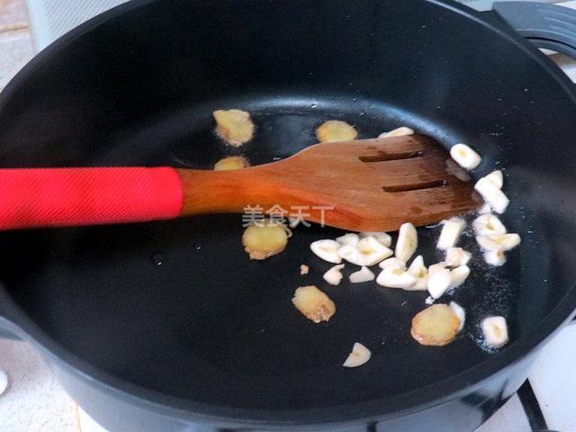 雞爪怎麼做好吃？雞爪的兩種家常做法，製做簡單，香味十足！