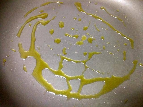 這道馬鈴薯餅只需要三種食材，關鍵是還不用麵粉，5分鐘出鍋，當菜也當飯，還沒端上桌就被大家搶光！ 