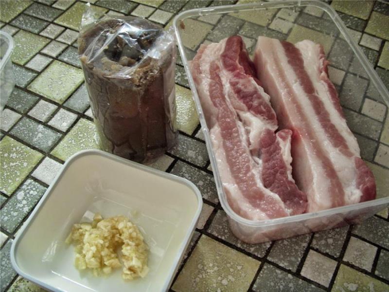 香噴噴的叉燒，做的時候加它，超級下飯，尤其是醬汁，大家都搶著吃！