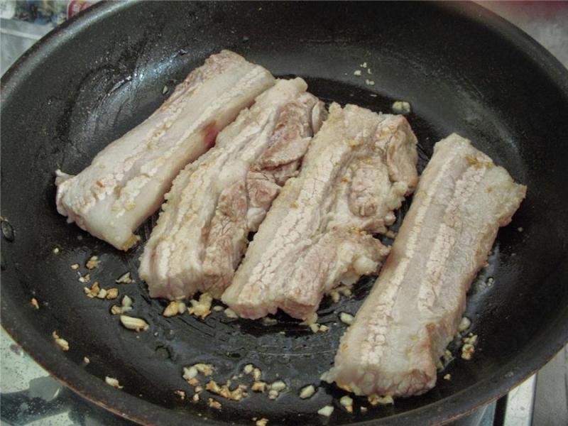香噴噴的叉燒，做的時候加它，超級下飯，尤其是醬汁，大家都搶著吃！