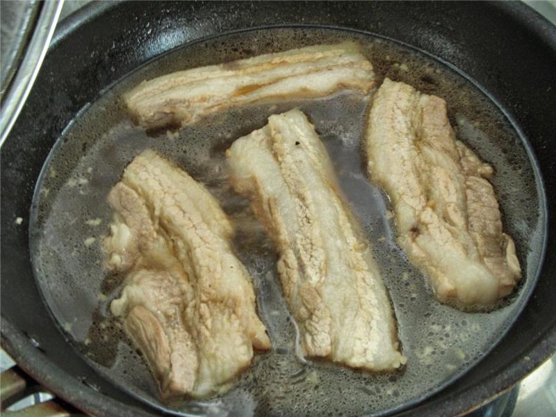 香噴噴的叉燒，做的時候加它，超級下飯，尤其是醬汁，大家都搶著吃！