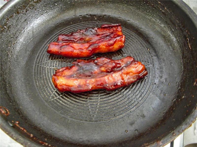 香噴噴的叉燒，做的時候加它，超級下飯，尤其是醬汁，大家都搶著吃！