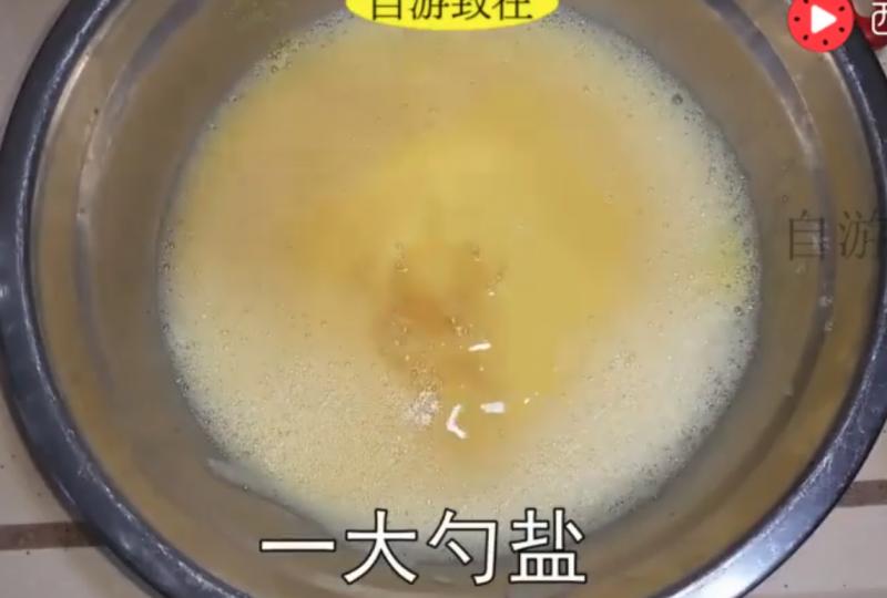師傅傳授「20年蒸蛋經驗」 關鍵在於水的比例... 吃一口果然又鮮又嫩！ 