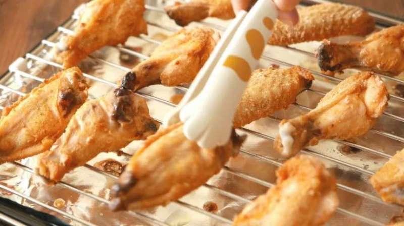 教你簡單製作「蒜香脆焗雞翅」又香又脆人間美味～ 