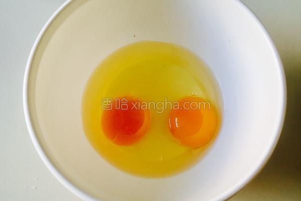 一把玉米粉，兩個雞蛋，教你做出黃金軟糯玉米餅，聞到香味就流口水 