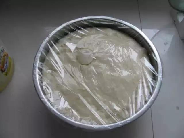 自己用牛奶和雞蛋做健康油條，比外面賣的油條好吃多了 
