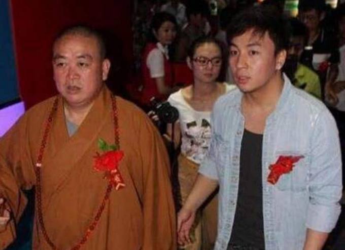 釋小龍家庭背景被曝光，與向華強平起平坐，黑白兩道沒人敢惹！