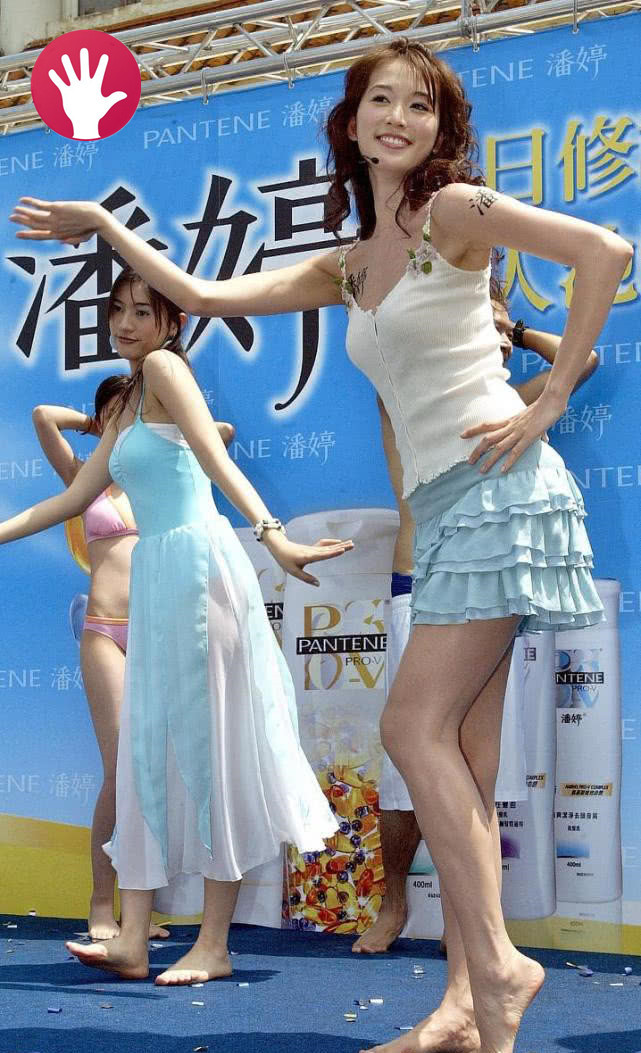 網友曬林志玲早年照，親自上台為陌生男子洗頭，有一個真相被揭開！ 