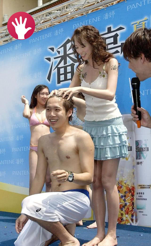 網友曬林志玲早年照，親自上台為陌生男子洗頭，有一個真相被揭開！ 
