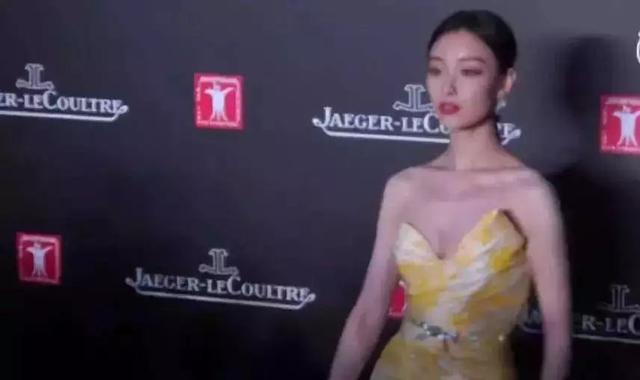 倪妮上節目眼含淚水，原來和井柏然分手竟有這麼大隱情！ 