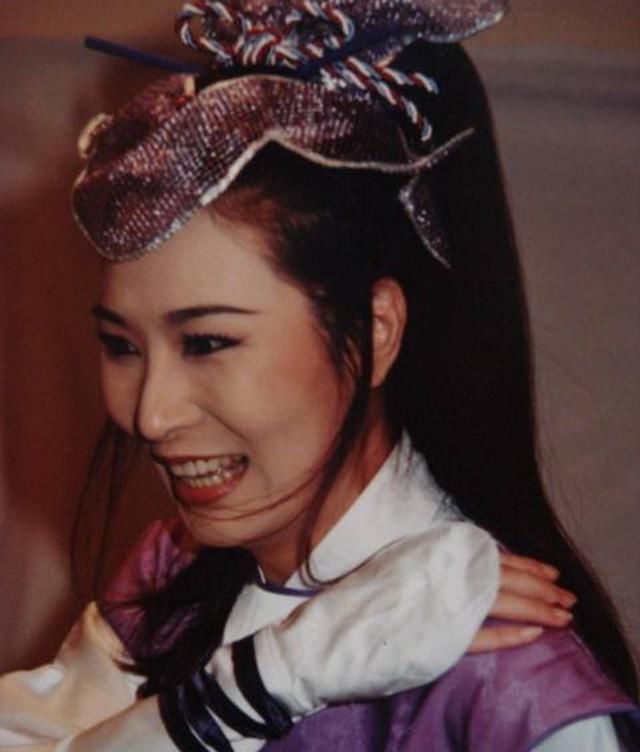 沒幾個人記得她，44歲終於嫁給了愛情，如今48歲擔心生不出孩子！