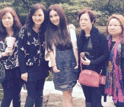 「台灣第一美女」之稱的林志玲，被許多粉絲調侃說：「42歲的林志玲顏值不如51歲的溫碧霞」