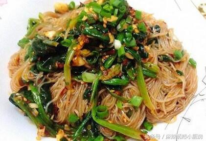 菠菜營養豐富，12種做法都美味，女人多吃還美容哦